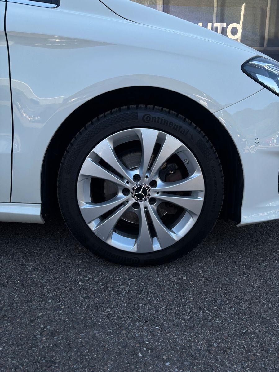Fahrzeugabbildung Mercedes-Benz B 200 Edition ,1 Hand , Panodach