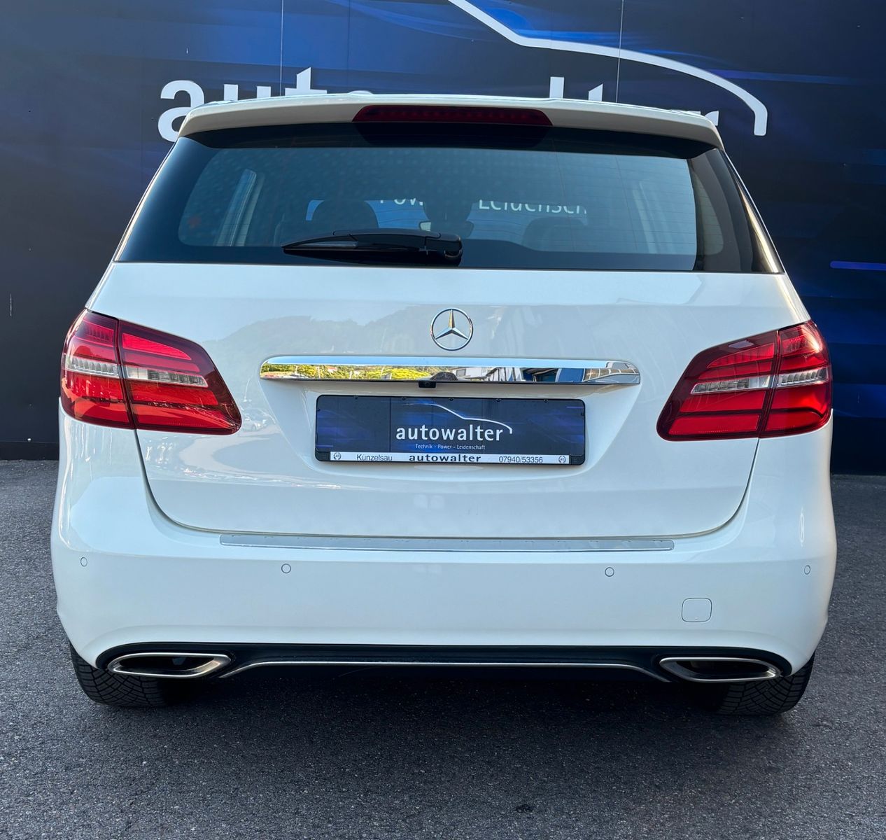 Fahrzeugabbildung Mercedes-Benz B 200 Edition ,1 Hand , Panodach