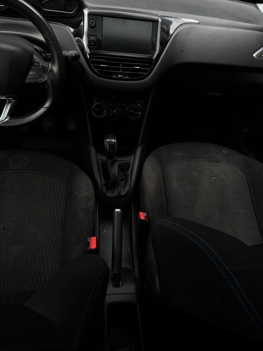 Fahrzeugabbildung Peugeot 208 Style