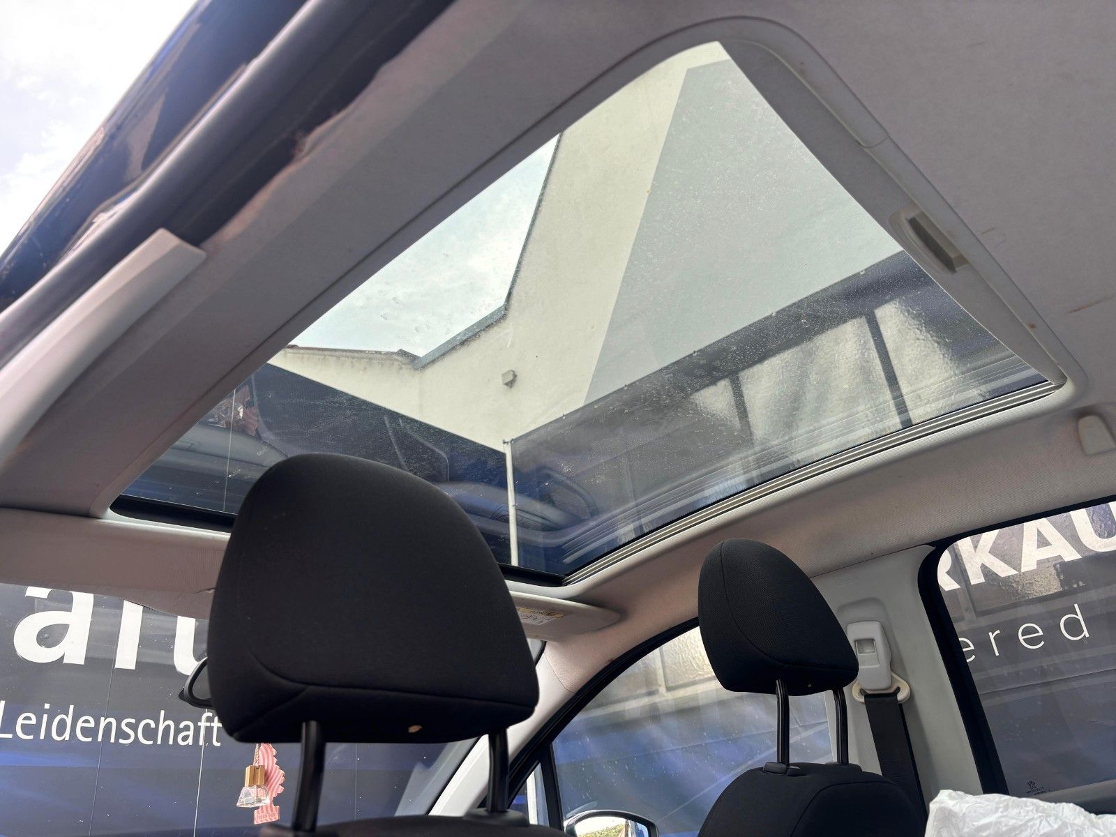 Fahrzeugabbildung Peugeot 208 Style