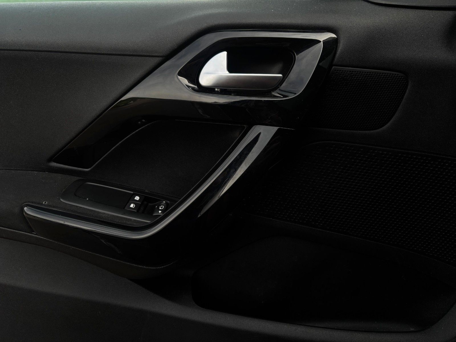 Fahrzeugabbildung Peugeot 208 Style