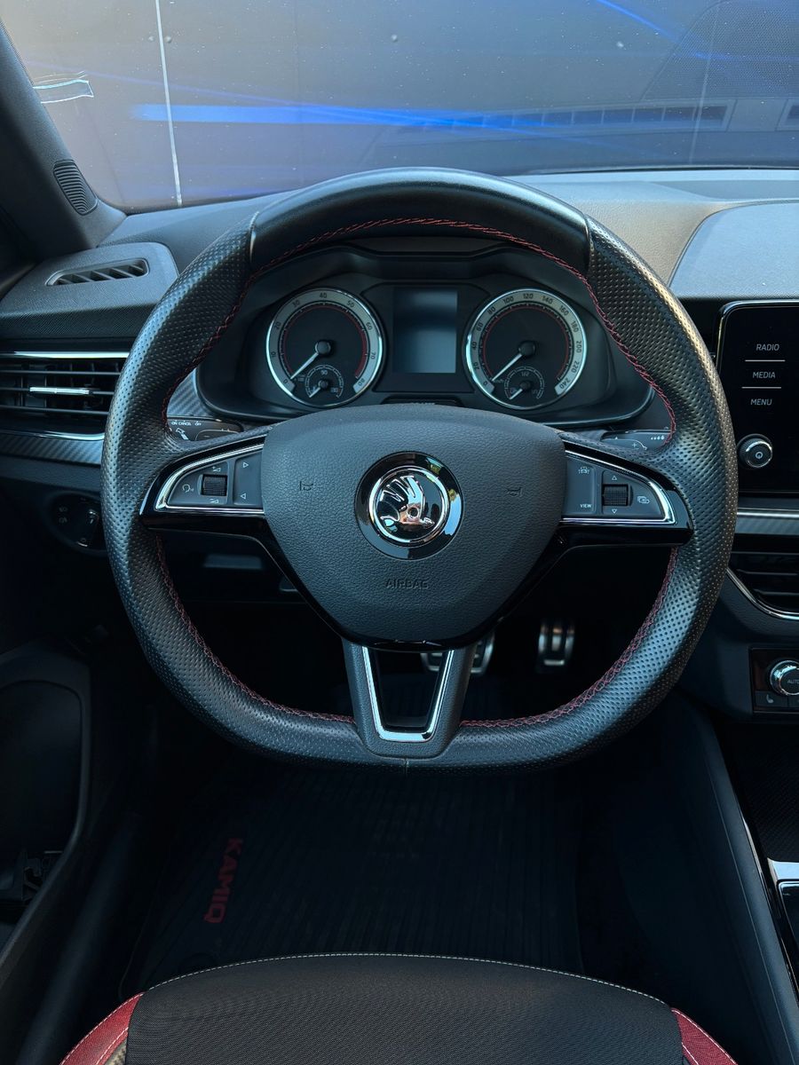Fahrzeugabbildung SKODA Kamiq Monte Carlo,Panodach