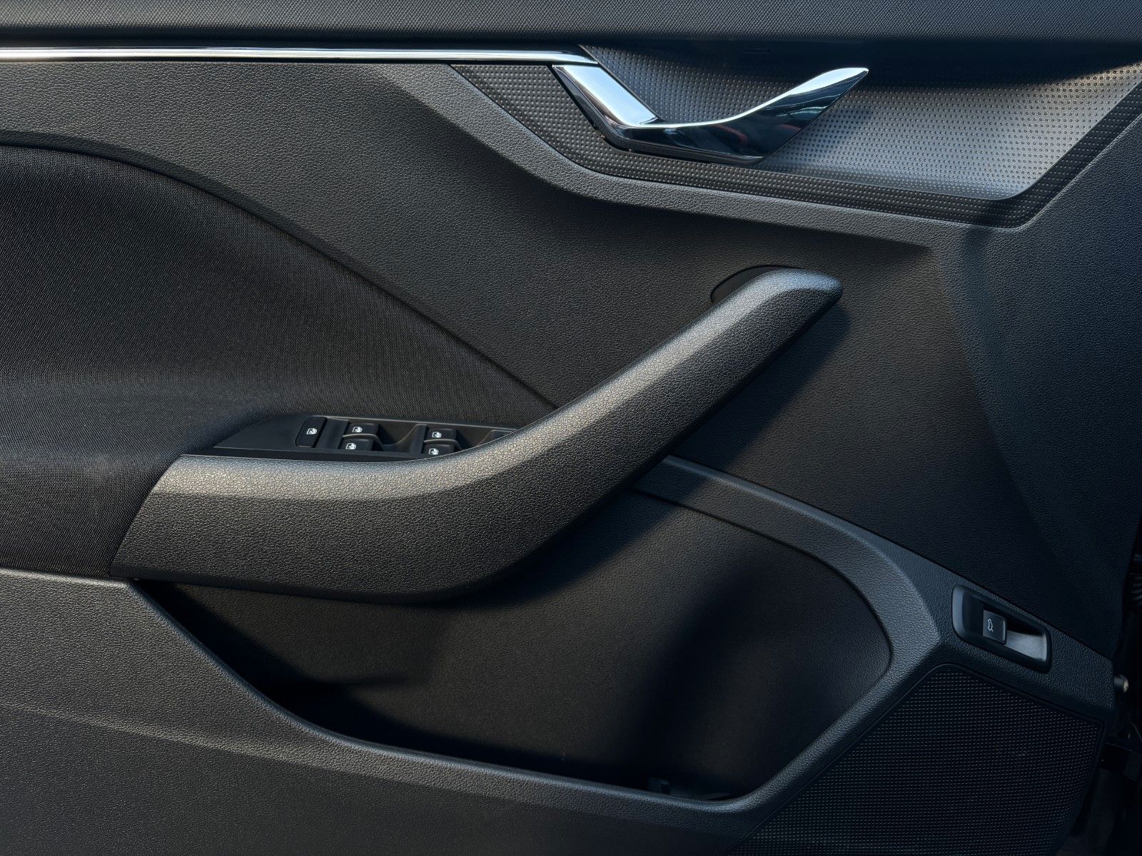 Fahrzeugabbildung SKODA Kamiq Monte Carlo,Panodach