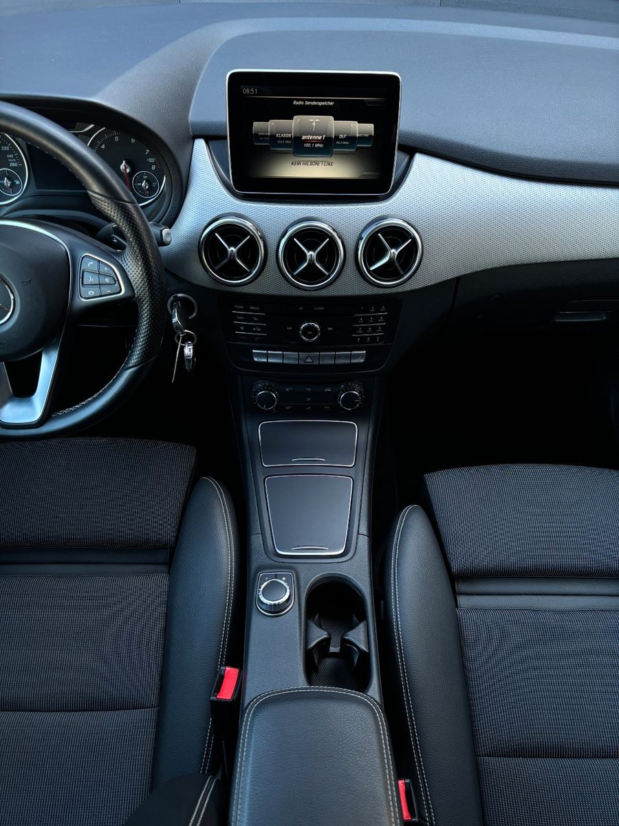 Fahrzeugabbildung Mercedes-Benz B 250,AHK abnehmbar