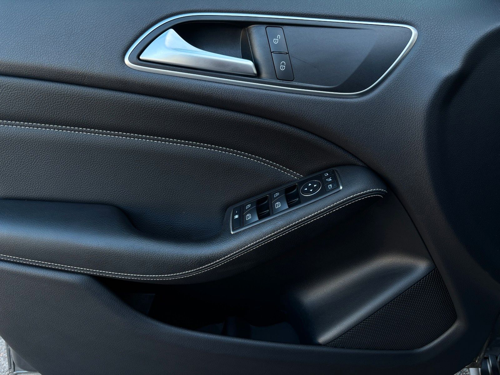Fahrzeugabbildung Mercedes-Benz B 250,AHK abnehmbar