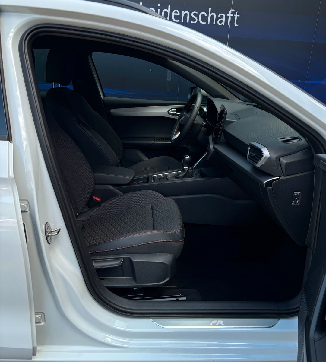 Fahrzeugabbildung SEAT Leon Sportstourer FR
