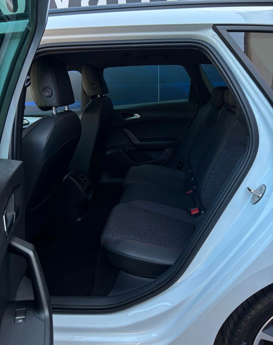 Fahrzeugabbildung SEAT Leon Sportstourer FR