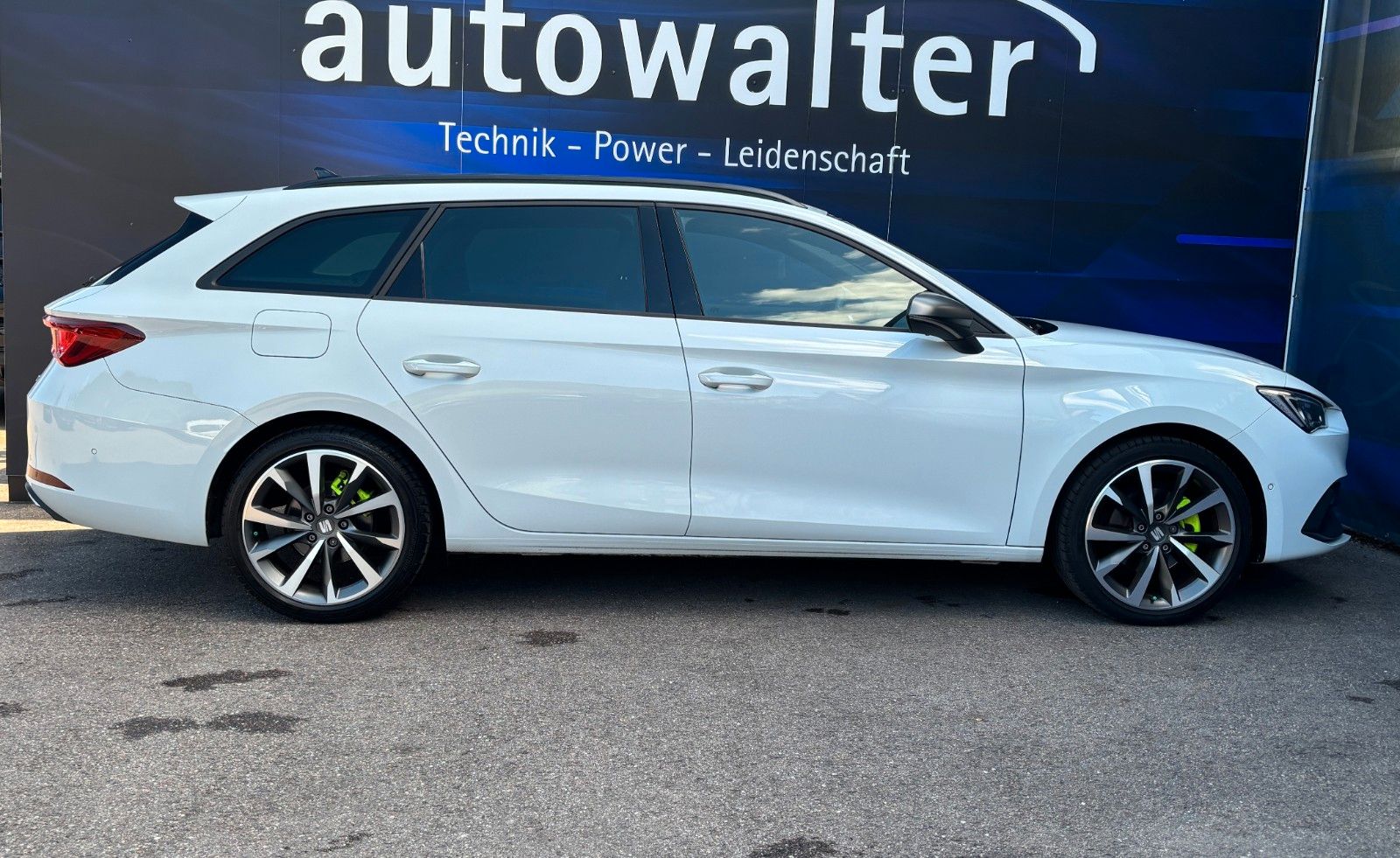 Fahrzeugabbildung SEAT Leon Sportstourer FR