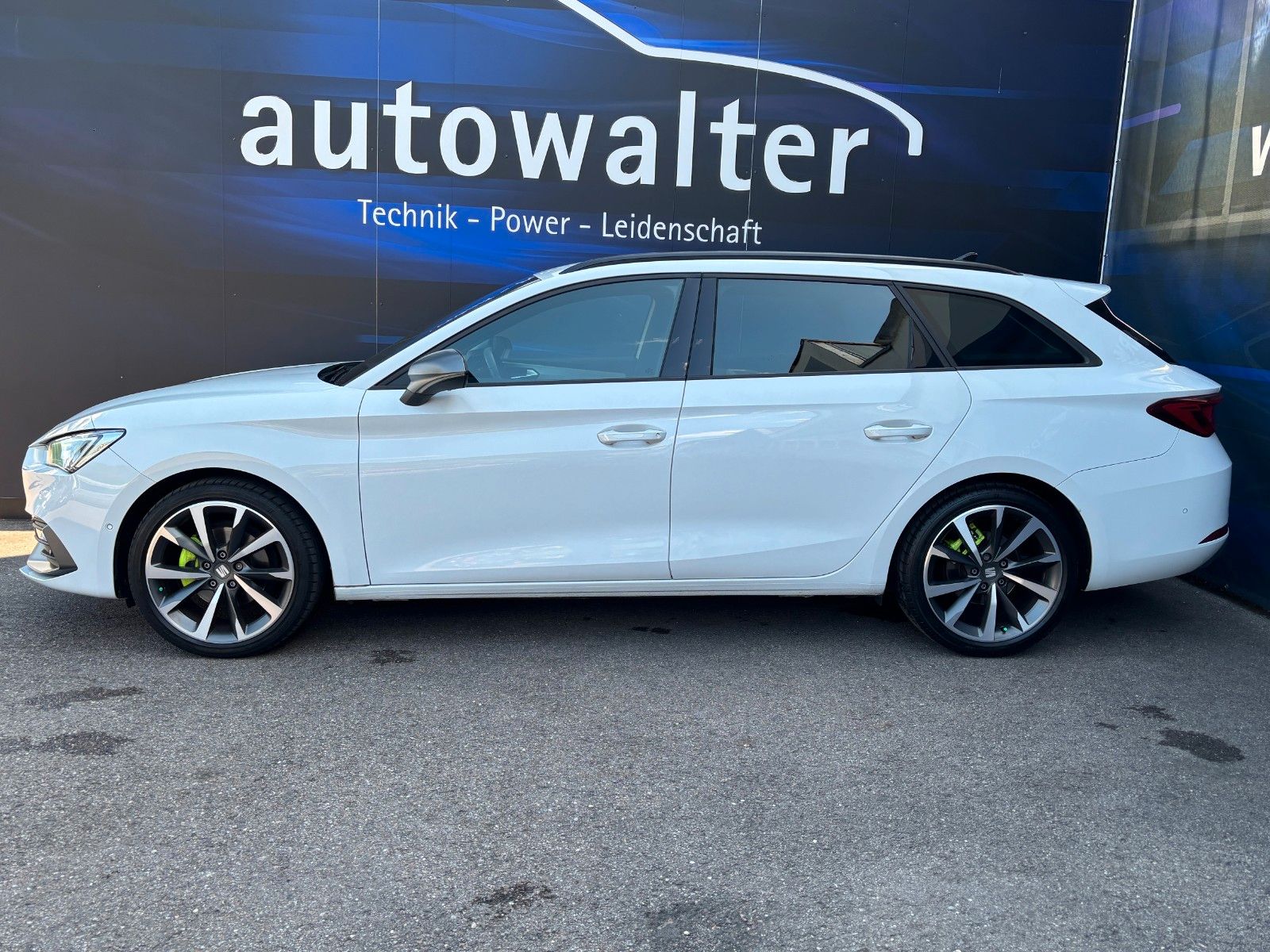 Fahrzeugabbildung SEAT Leon Sportstourer FR