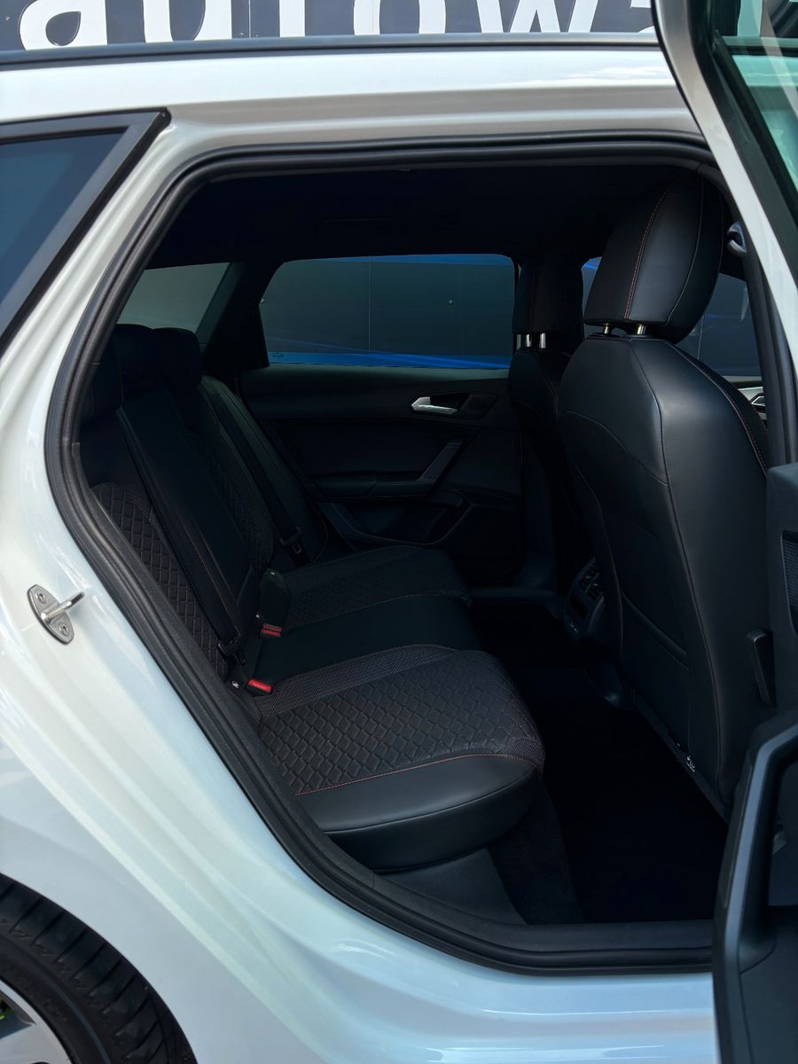 Fahrzeugabbildung SEAT Leon Sportstourer FR