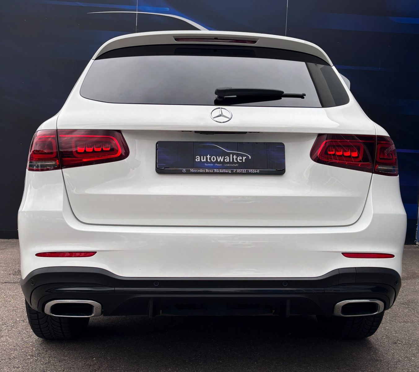 Fahrzeugabbildung Mercedes-Benz GLC 300 4Matic AHK Schwenkbar,AMG Line