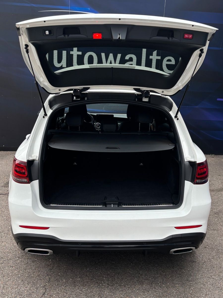 Fahrzeugabbildung Mercedes-Benz GLC 300 4Matic AHK Schwenkbar,AMG Line