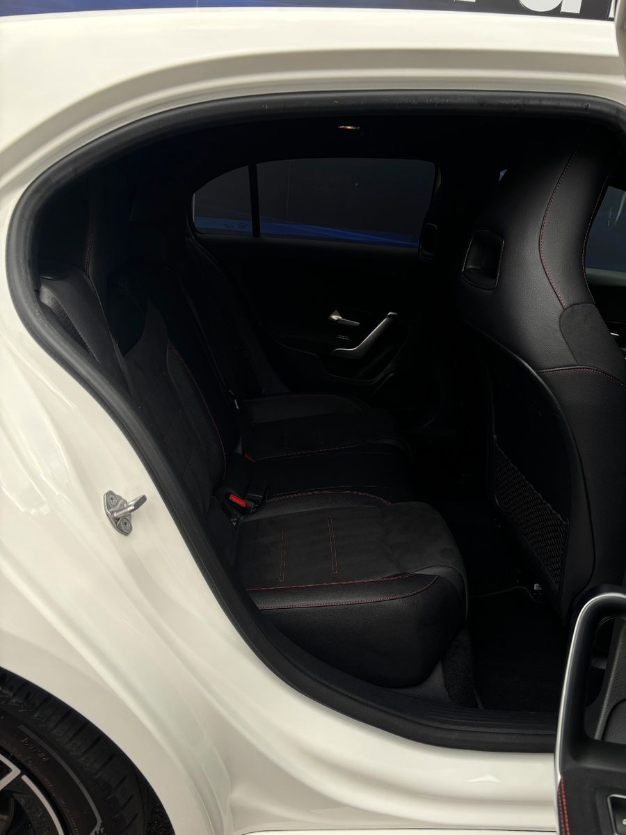 Fahrzeugabbildung Mercedes-Benz A 180