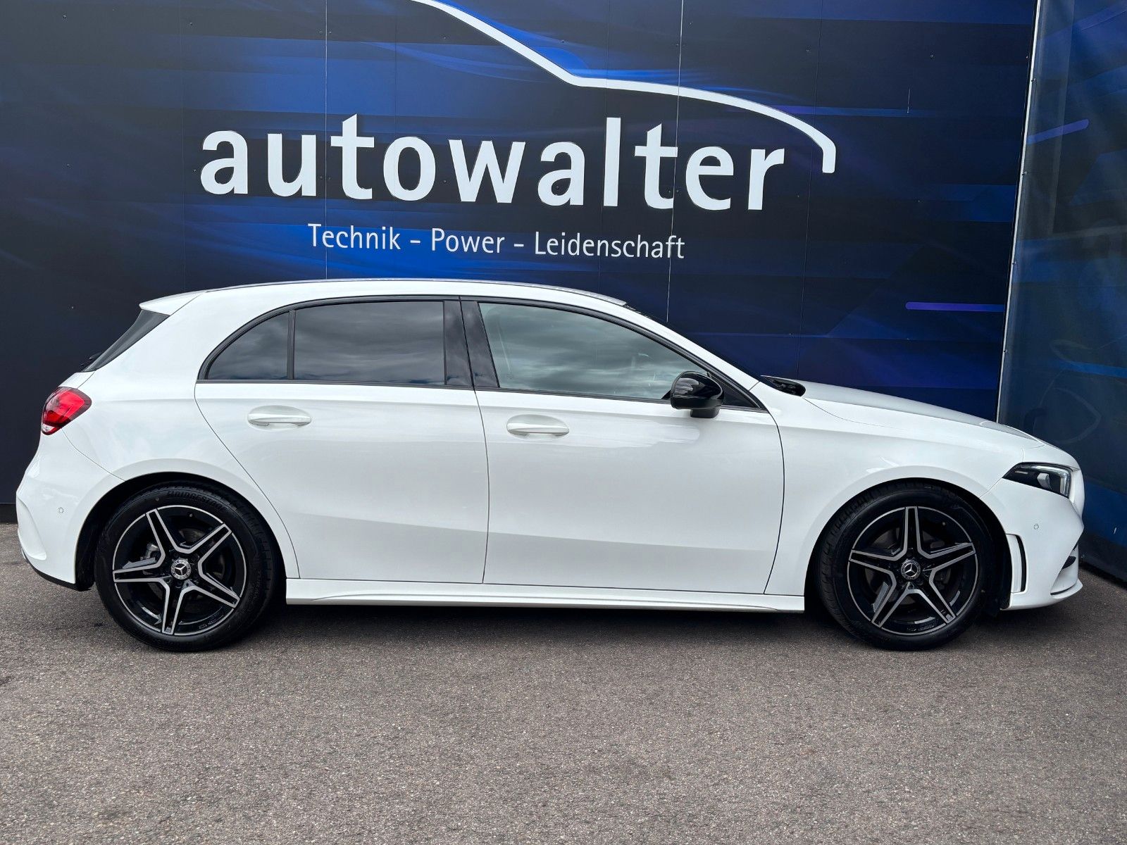 Fahrzeugabbildung Mercedes-Benz A 180