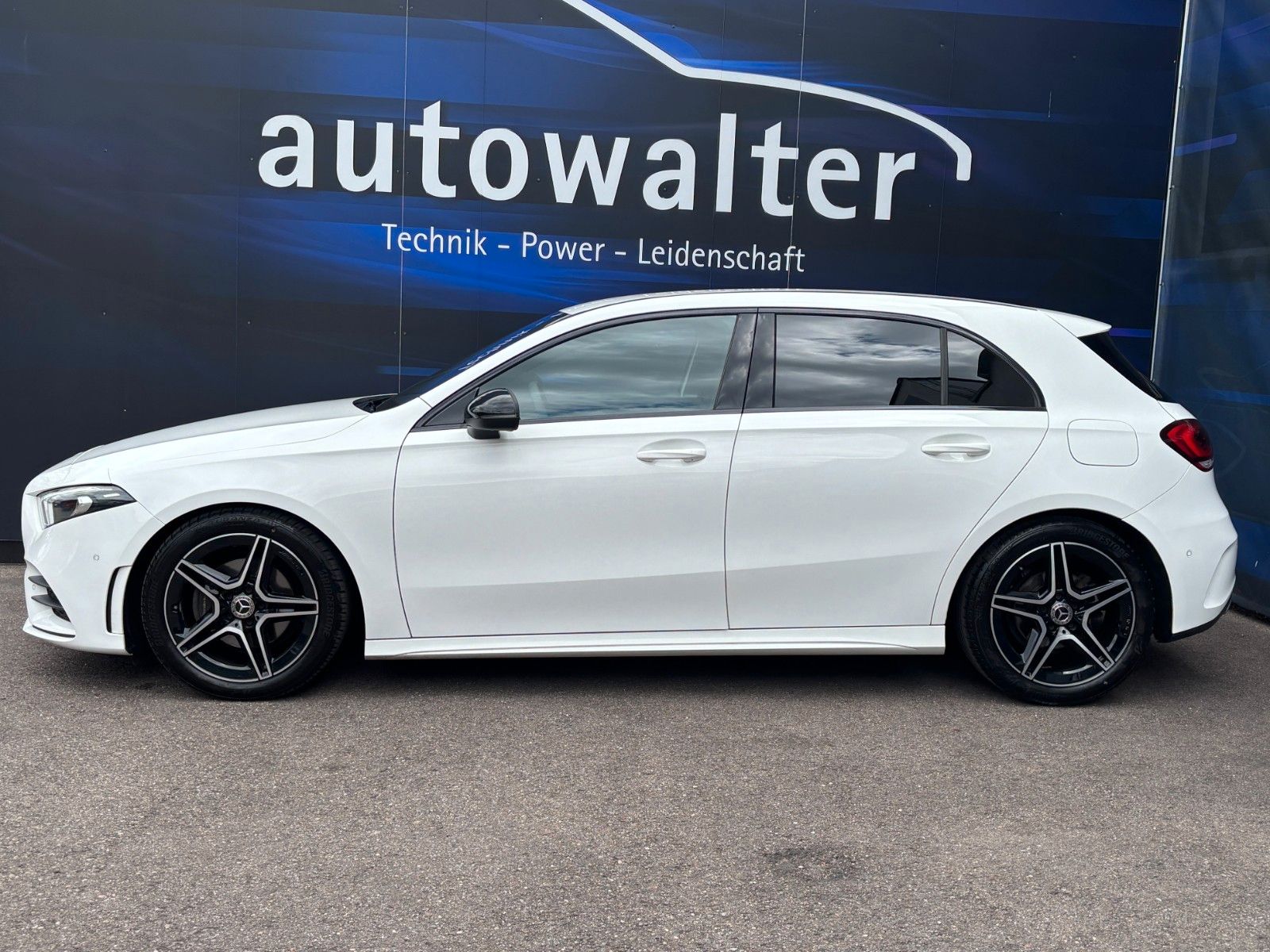 Fahrzeugabbildung Mercedes-Benz A 180