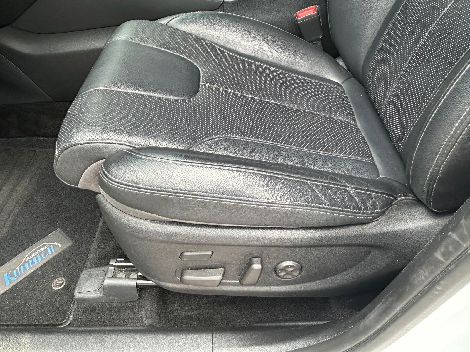 Fahrzeugabbildung Hyundai Santa Fe Premium 4WD