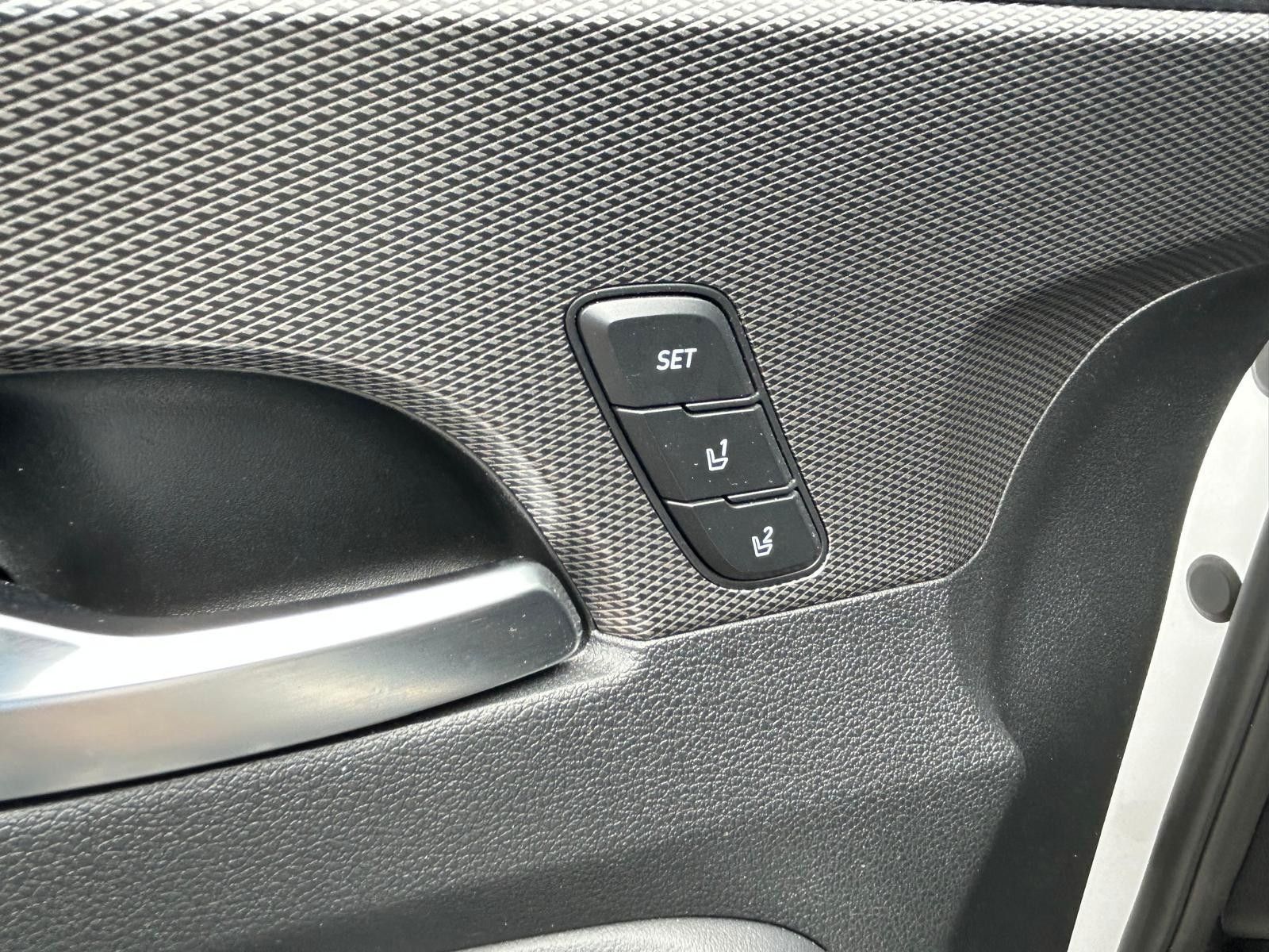 Fahrzeugabbildung Hyundai Santa Fe Premium 4WD