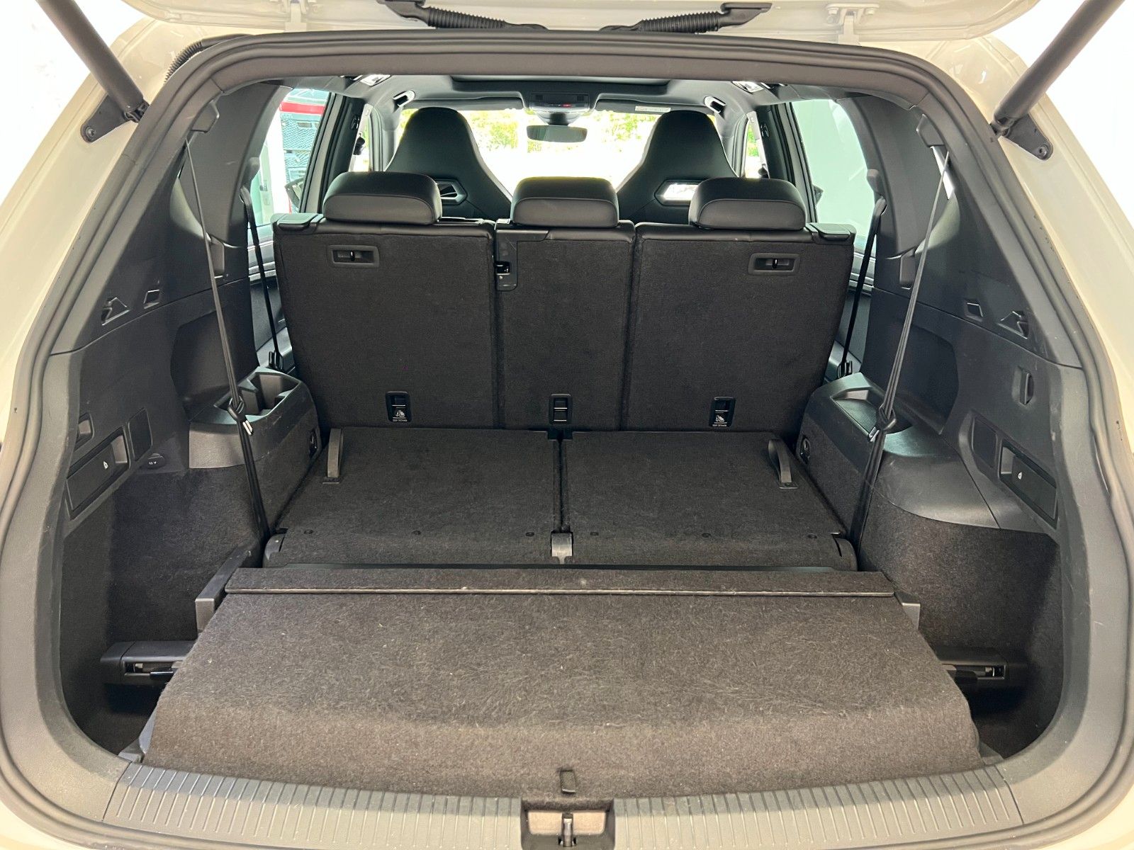 Fahrzeugabbildung SEAT Tarraco FR 4Drive*AHK*Pano*7-Sitzer*Standheizung