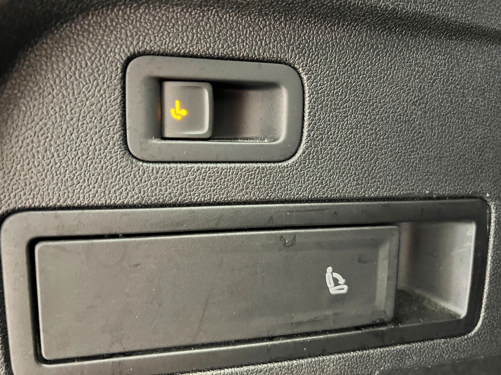 Fahrzeugabbildung SEAT Tarraco FR 4Drive*AHK*Pano*7-Sitzer*Standheizung