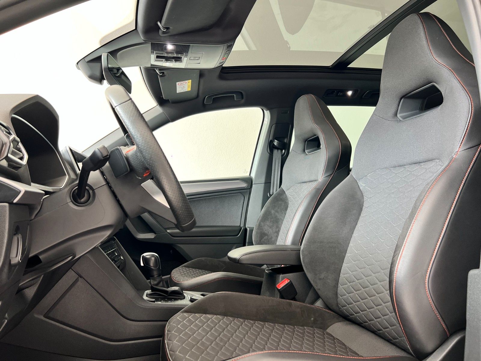 Fahrzeugabbildung SEAT Tarraco FR 4Drive*AHK*Pano*7-Sitzer*Standheizung