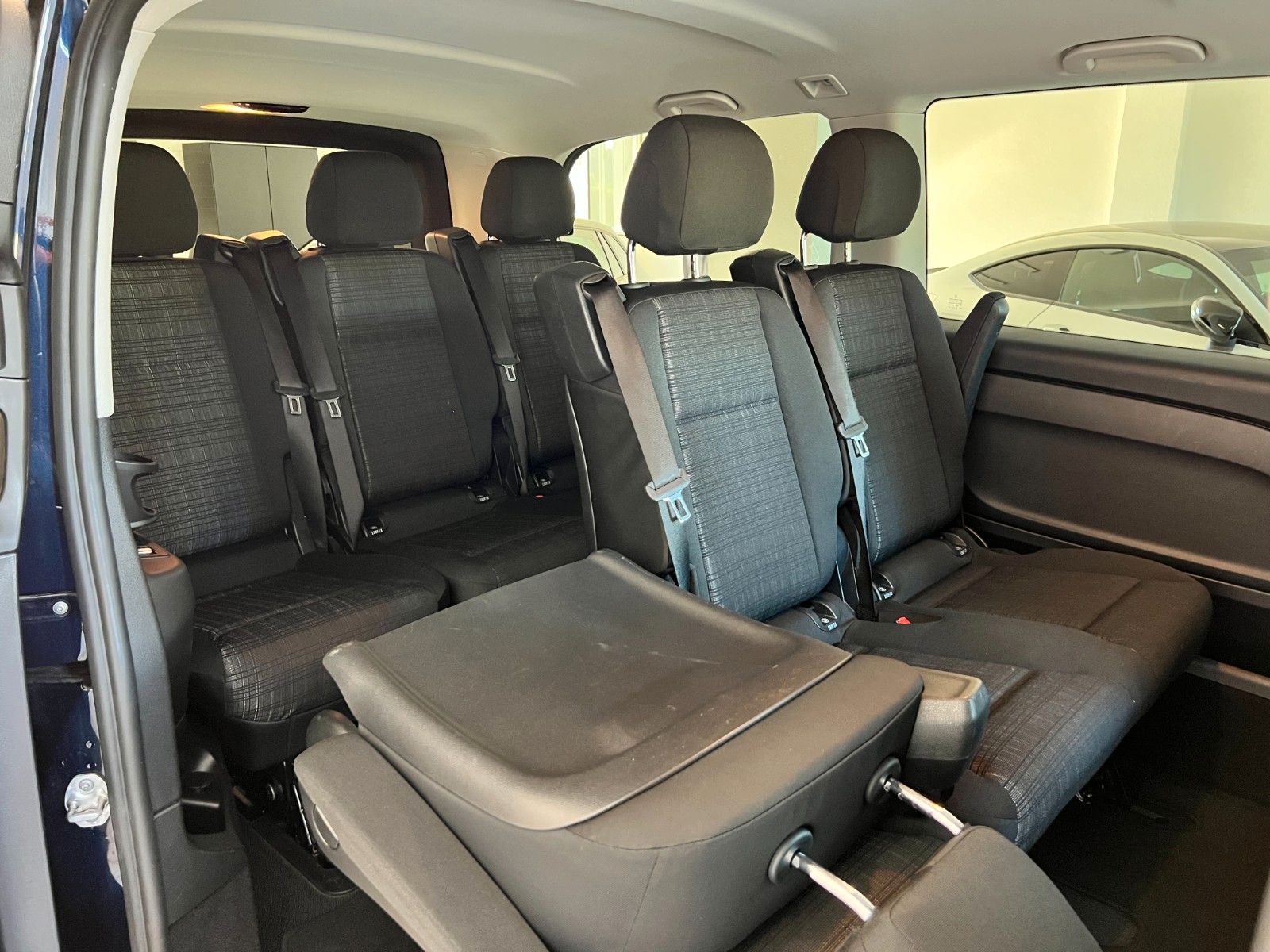 Fahrzeugabbildung Mercedes-Benz Vito Tourer 116 CDI 4x4 lang Edition*AHK*8Sitzer