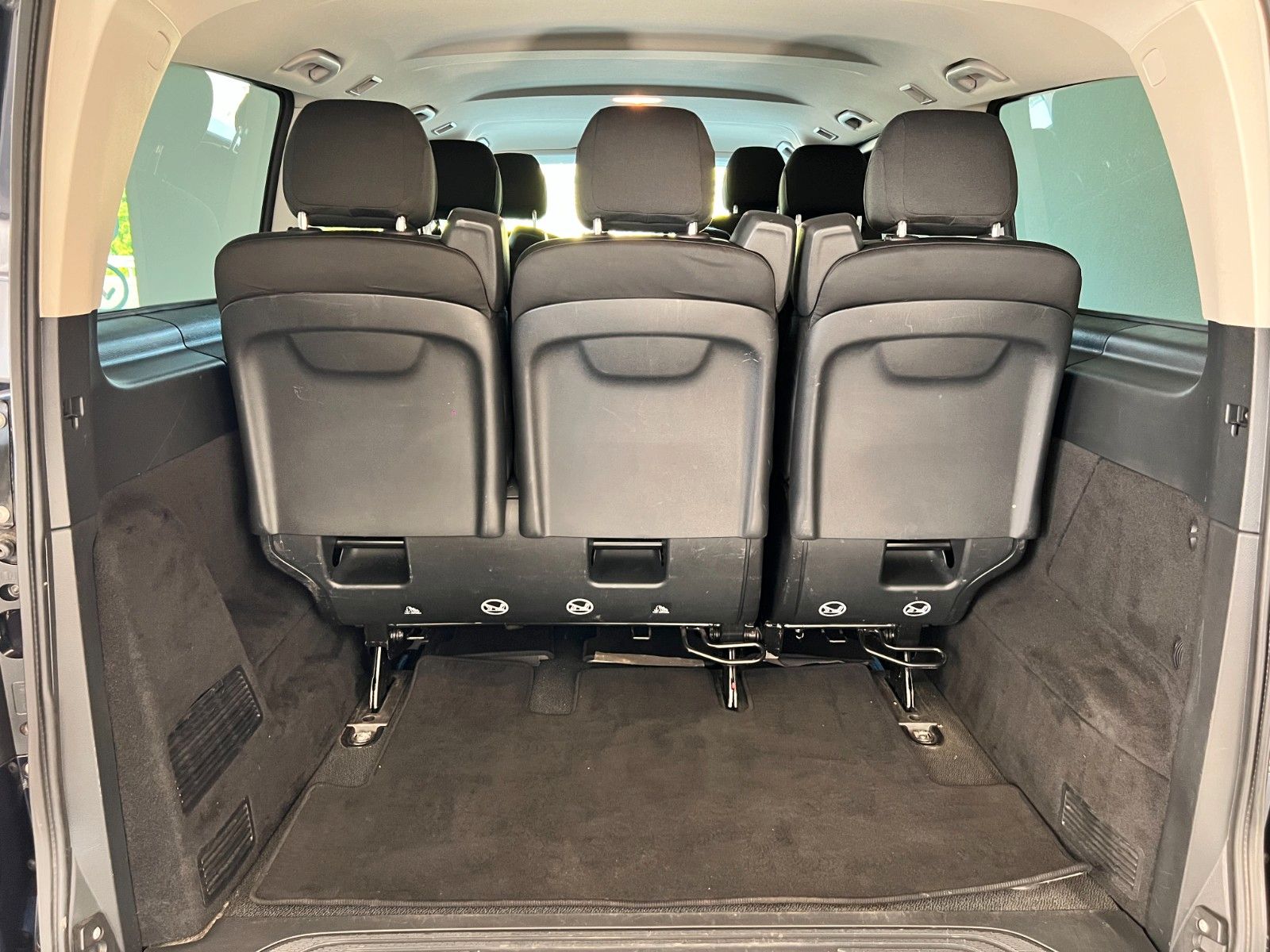 Fahrzeugabbildung Mercedes-Benz Vito Tourer 116 CDI 4x4 lang Edition*AHK*8Sitzer