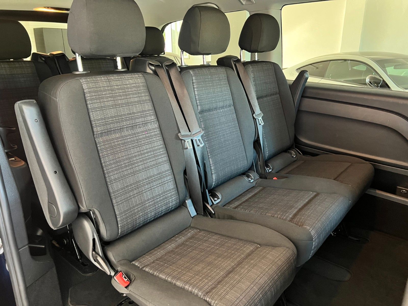 Fahrzeugabbildung Mercedes-Benz Vito Tourer 116 CDI 4x4 lang Edition*AHK*8Sitzer