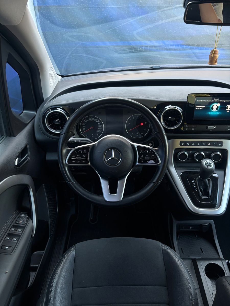 Fahrzeugabbildung Mercedes-Benz T 180 d  Edition