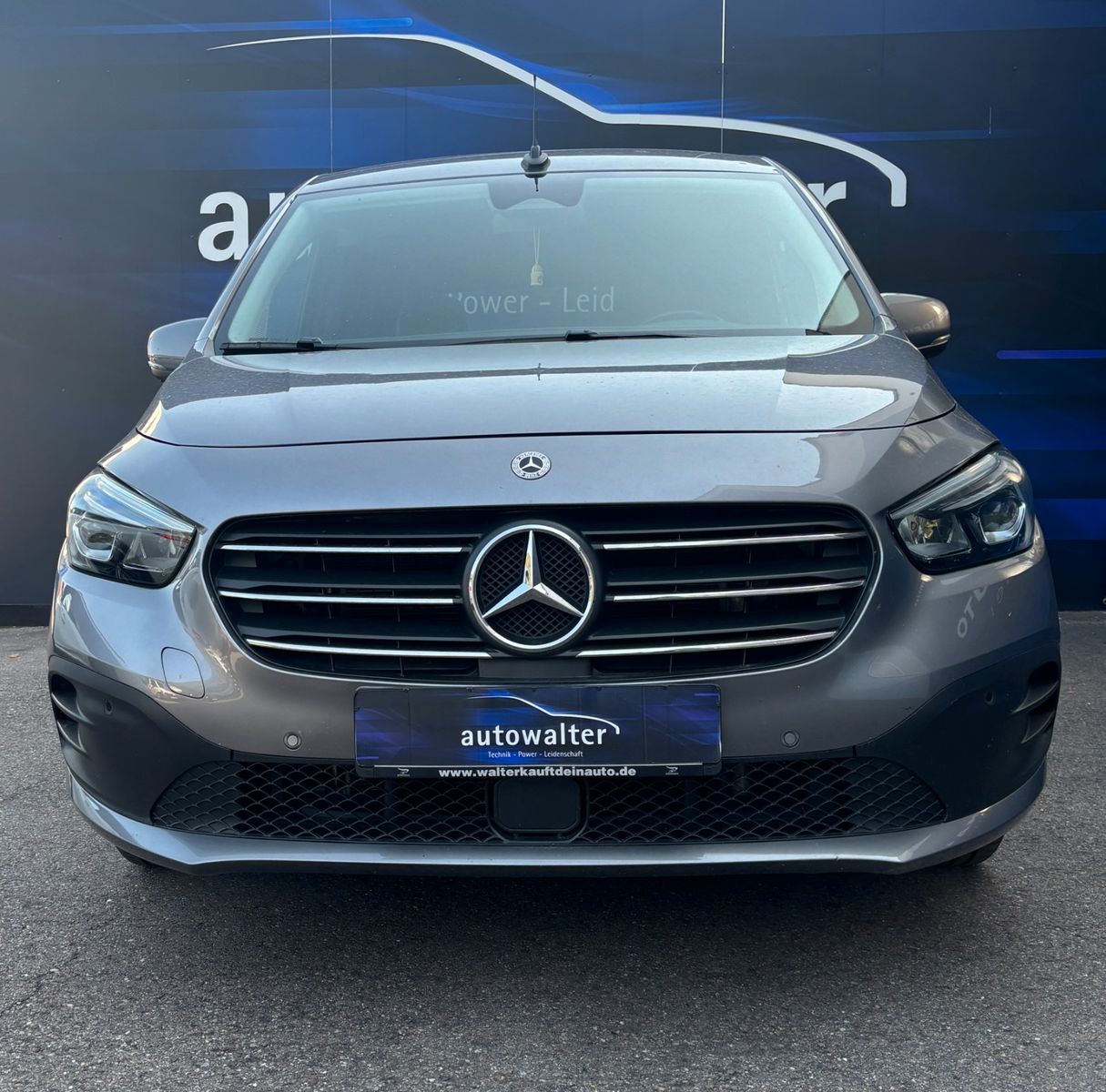 Fahrzeugabbildung Mercedes-Benz T 180 d  Edition
