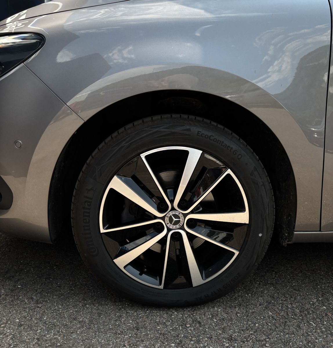 Fahrzeugabbildung Mercedes-Benz T 180 d  Edition