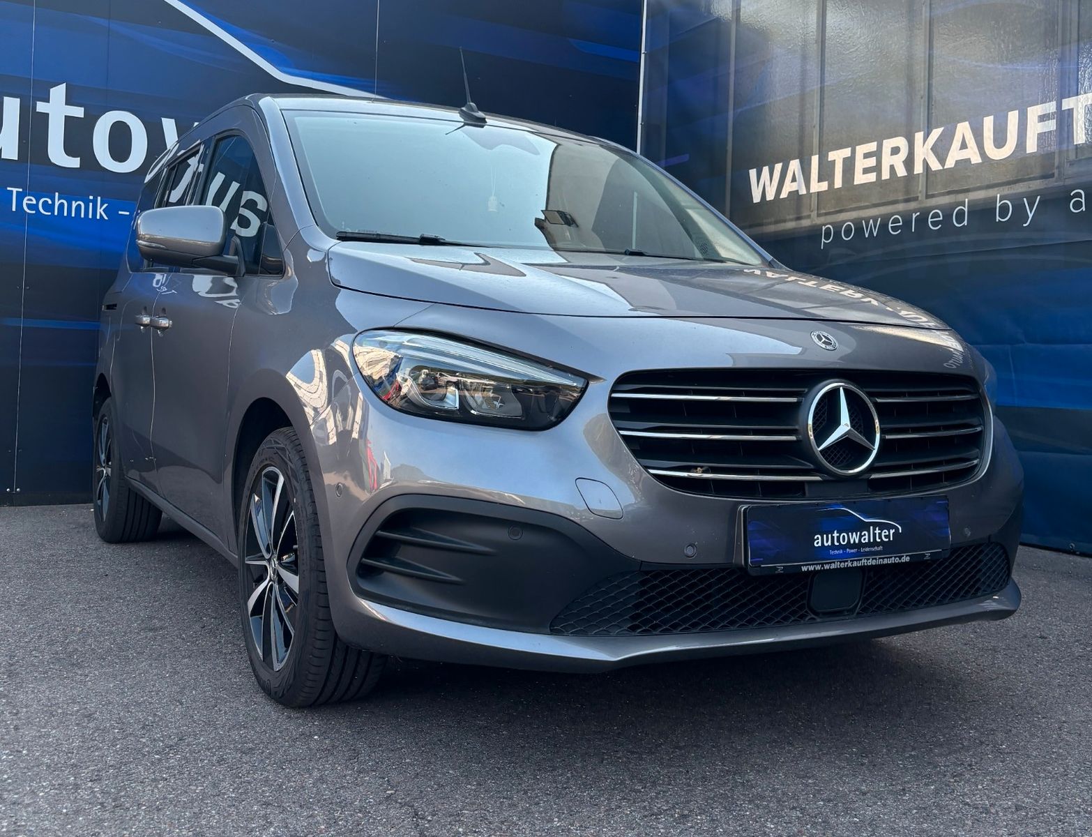 Fahrzeugabbildung Mercedes-Benz T 180 d  Edition