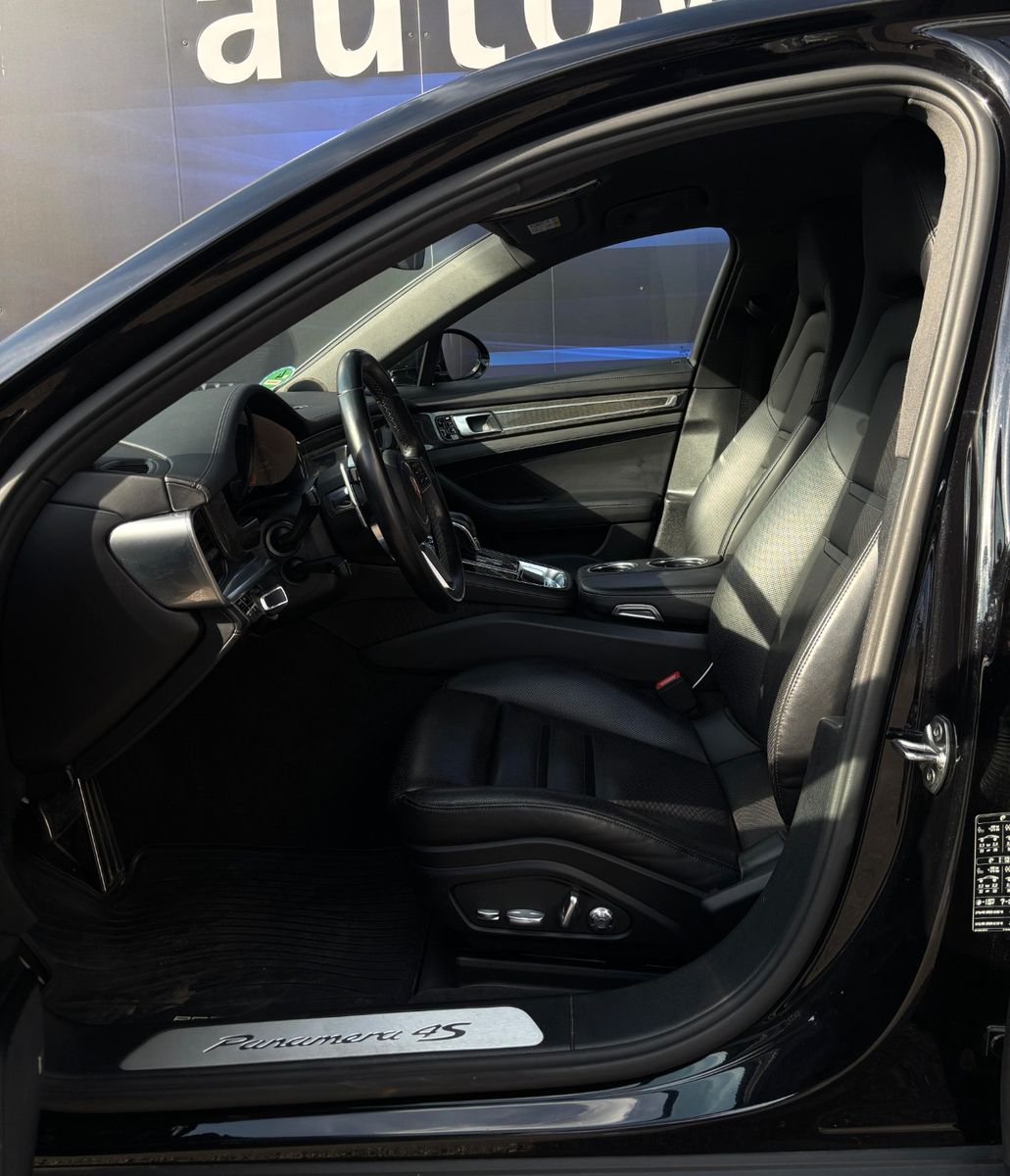 Fahrzeugabbildung Porsche Panamera 4 S-Matrix-Bose-Luftfederung-Carbon