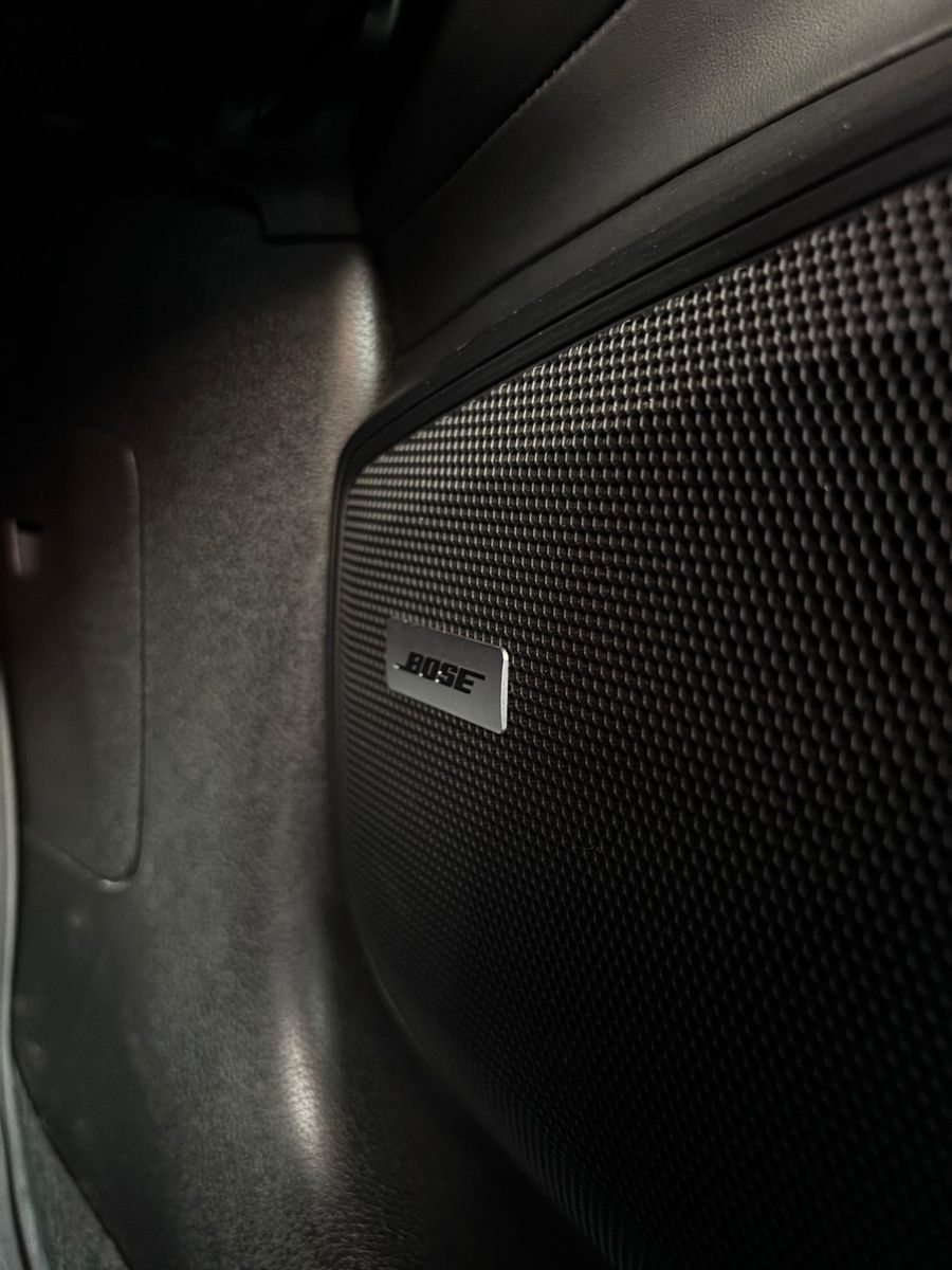 Fahrzeugabbildung Porsche Panamera 4 S-Matrix-Bose-Luftfederung-Carbon