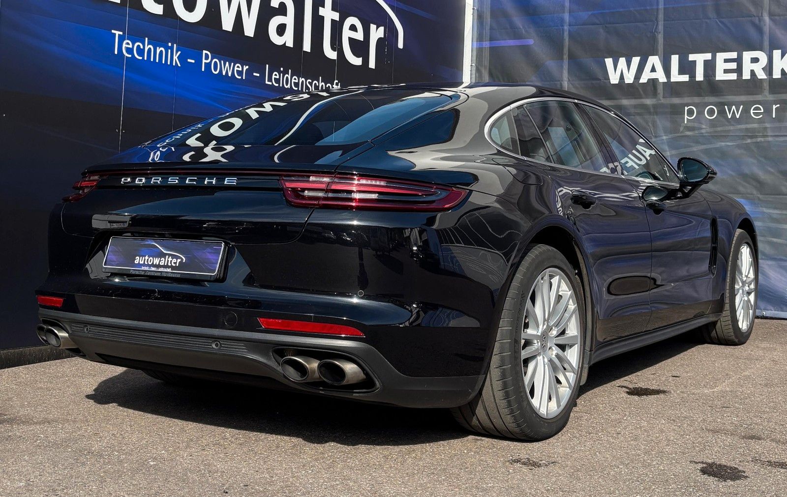 Fahrzeugabbildung Porsche Panamera 4 S-Matrix-Bose-Luftfederung-Carbon
