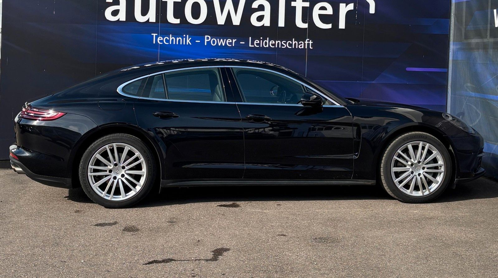Fahrzeugabbildung Porsche Panamera 4 S-Matrix-Bose-Luftfederung-Carbon
