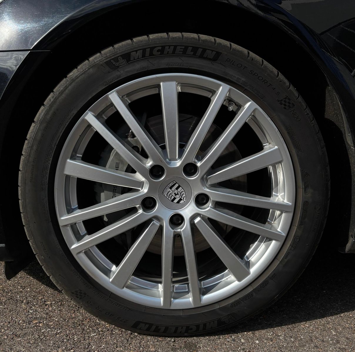 Fahrzeugabbildung Porsche Panamera 4 S-Matrix-Bose-Luftfederung-Carbon