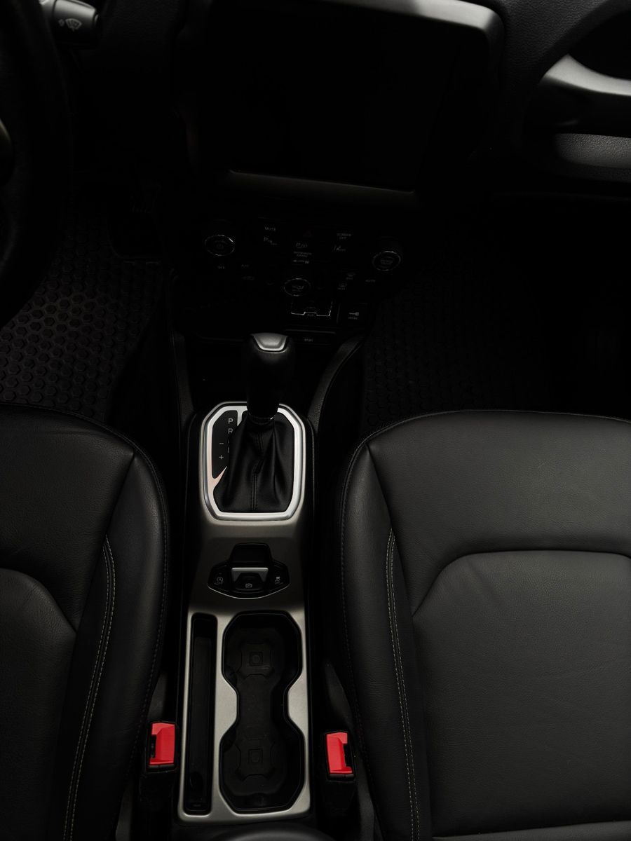 Fahrzeugabbildung Jeep Renegade S FWD
