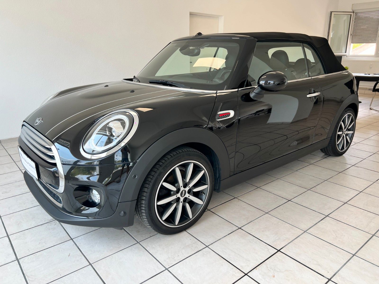 Fahrzeugabbildung MINI COOPER Cabrio*Chili*LED*NaviPlus*PDC*DCC