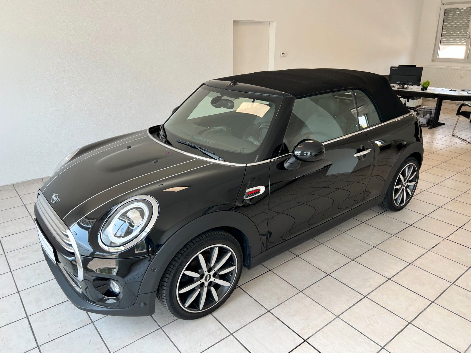 Fahrzeugabbildung MINI COOPER Cabrio*Chili*LED*NaviPlus*PDC*DCC