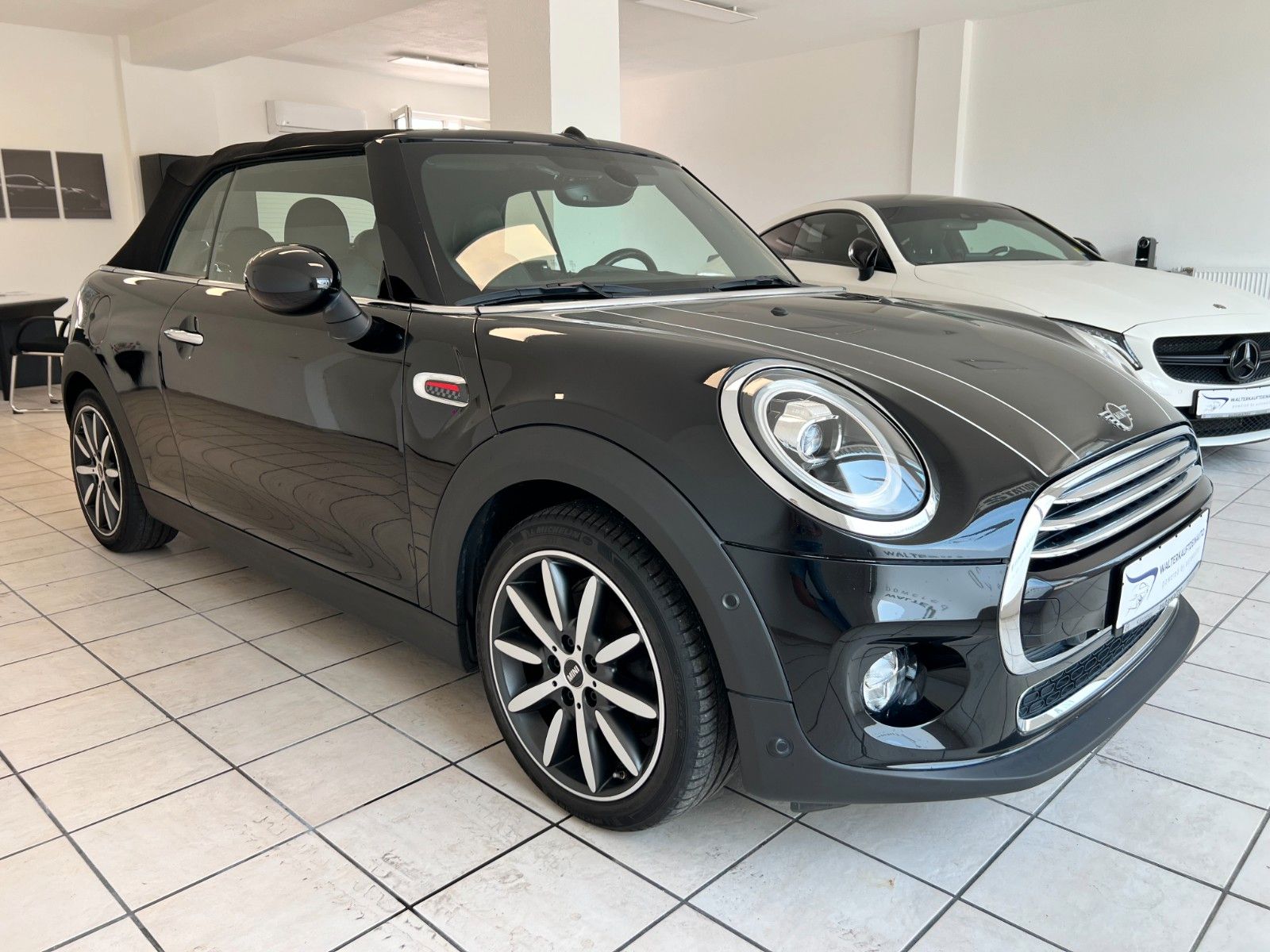 Fahrzeugabbildung MINI COOPER Cabrio*Chili*LED*NaviPlus*PDC*DCC