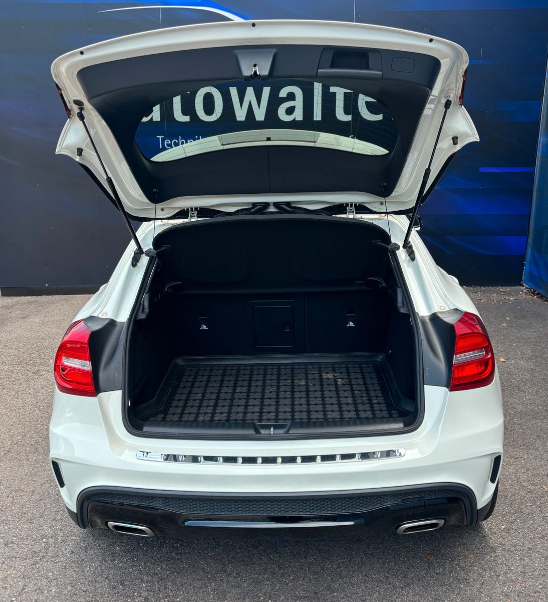 Fahrzeugabbildung Mercedes-Benz GLA 200 CDI / d 4Matic Street Style