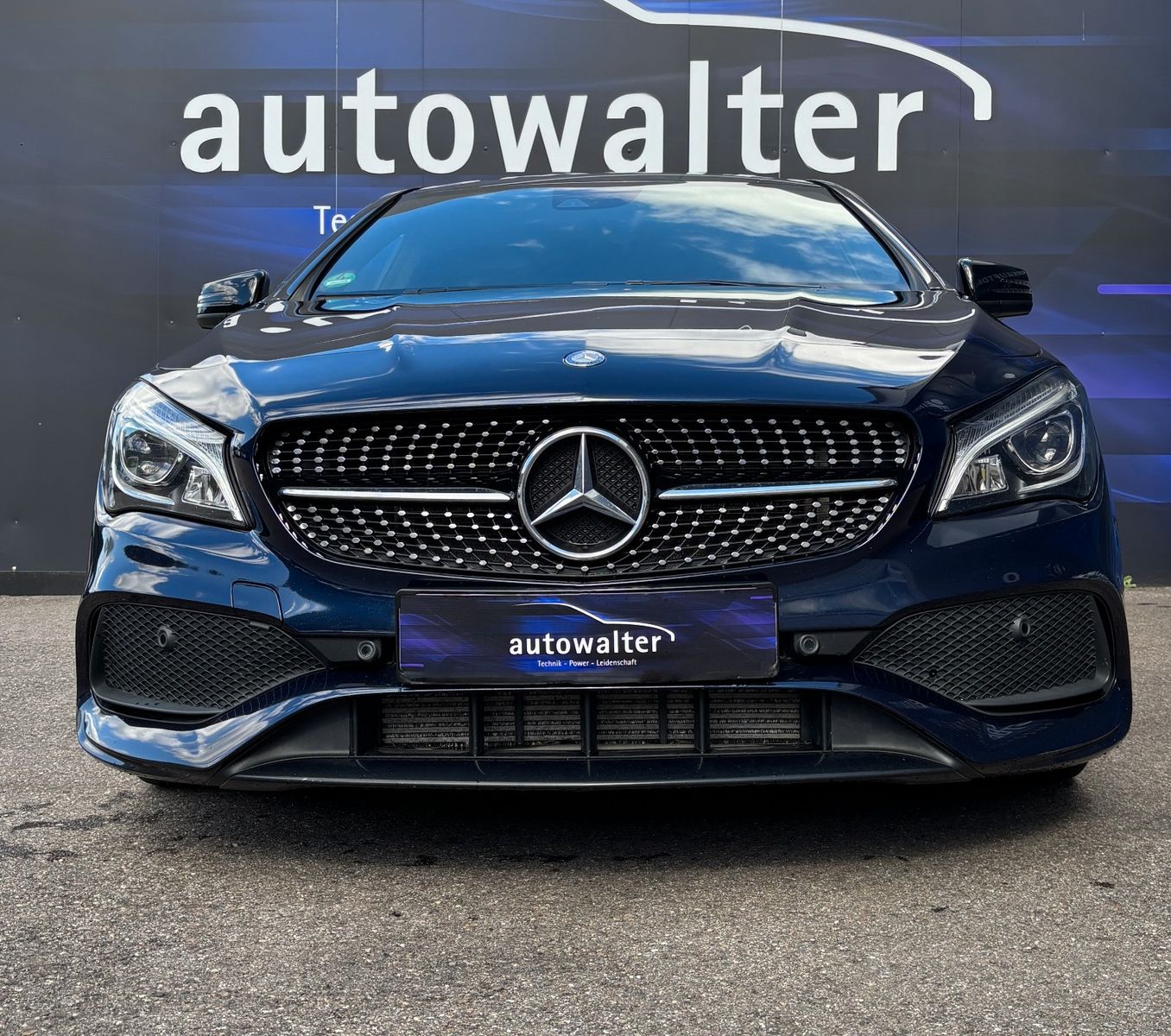 Fahrzeugabbildung Mercedes-Benz Shooting Brake CLA 220 CDI Panorama-Dach