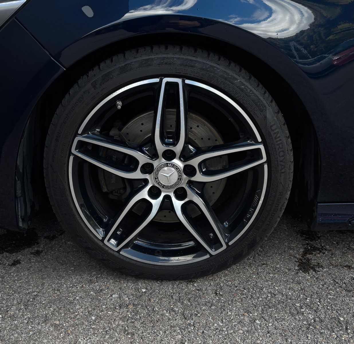 Fahrzeugabbildung Mercedes-Benz Shooting Brake CLA 220 CDI Panorama-Dach