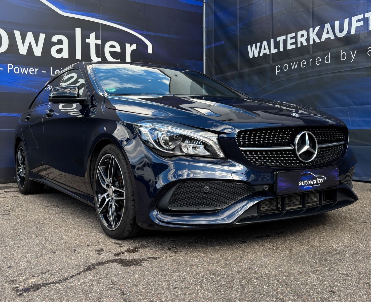 Fahrzeugabbildung Mercedes-Benz Shooting Brake CLA 220 CDI Panorama-Dach