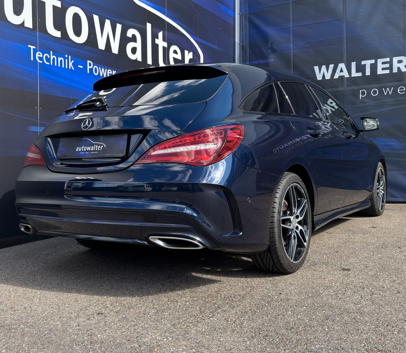 Fahrzeugabbildung Mercedes-Benz Shooting Brake CLA 220 CDI Panorama-Dach