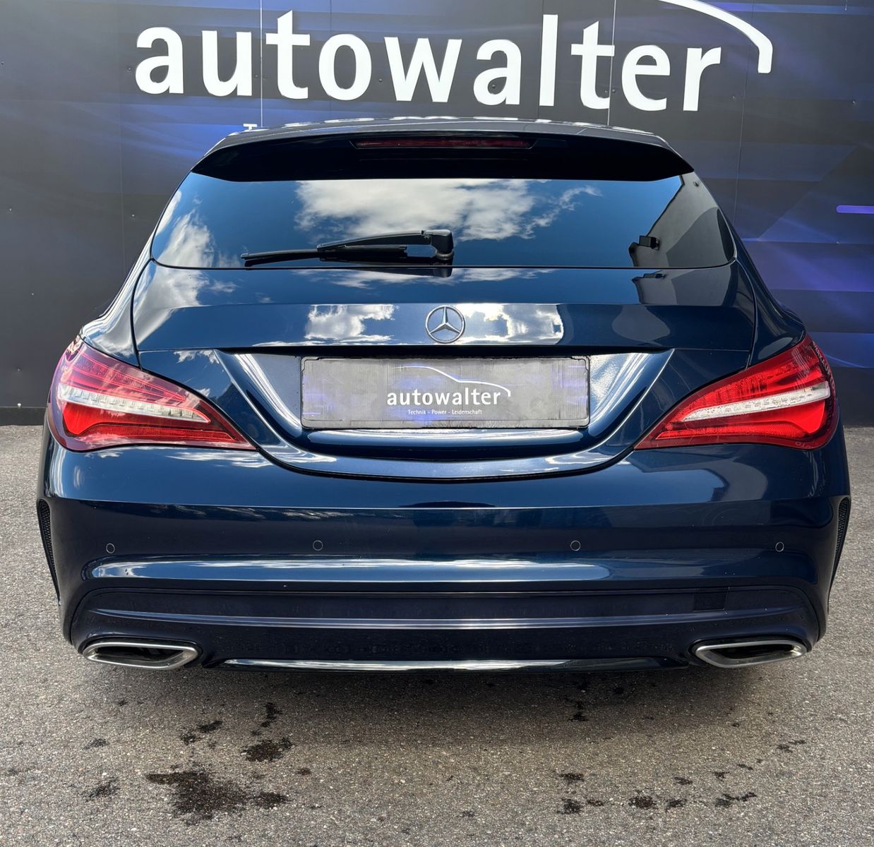 Fahrzeugabbildung Mercedes-Benz Shooting Brake CLA 220 CDI Panorama-Dach