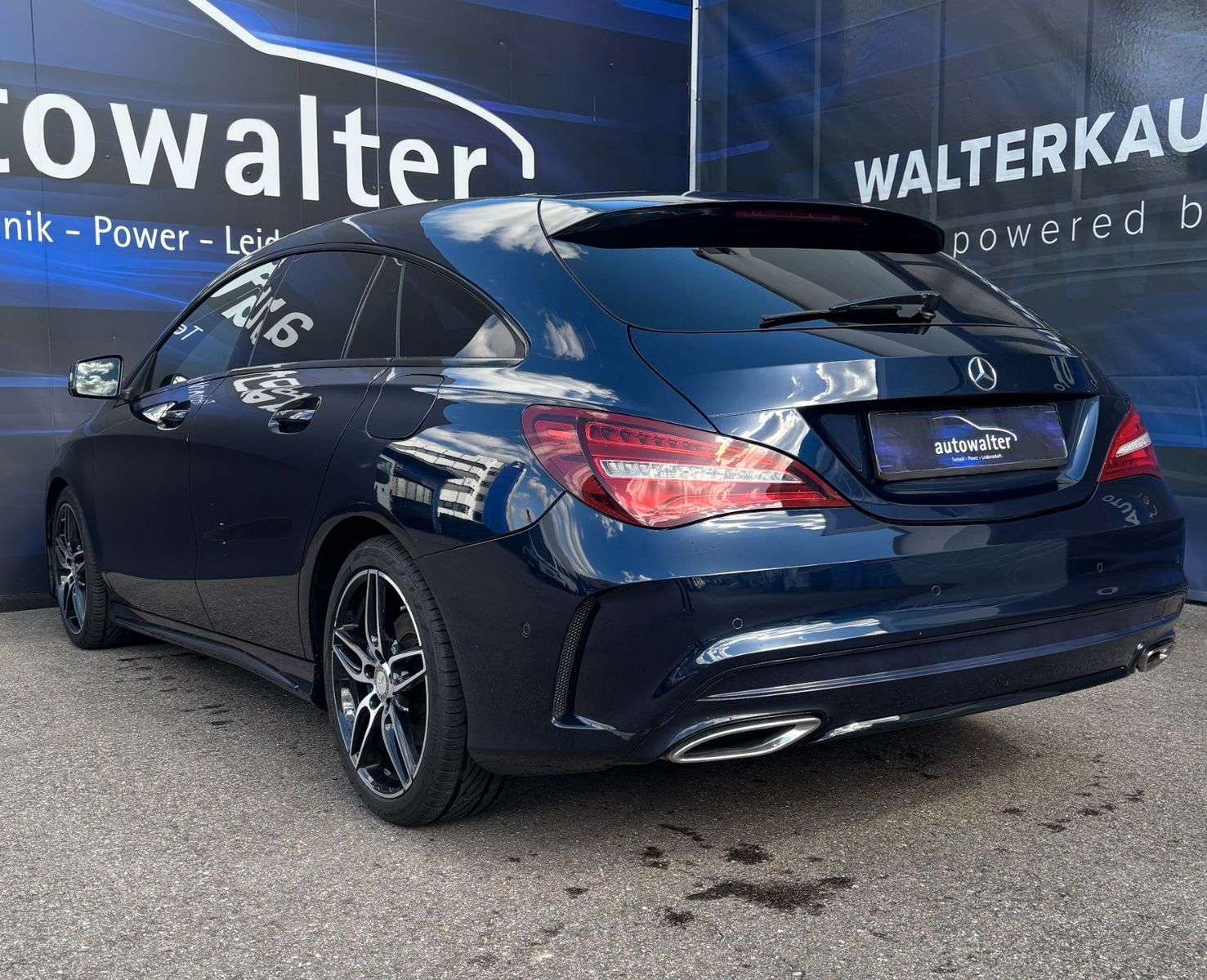 Fahrzeugabbildung Mercedes-Benz Shooting Brake CLA 220 CDI Panorama-Dach