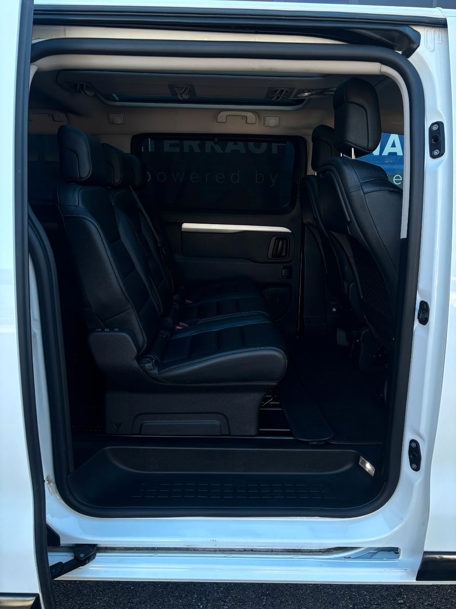 Fahrzeugabbildung Opel Zafira Life Innovation M 8 Sitzer