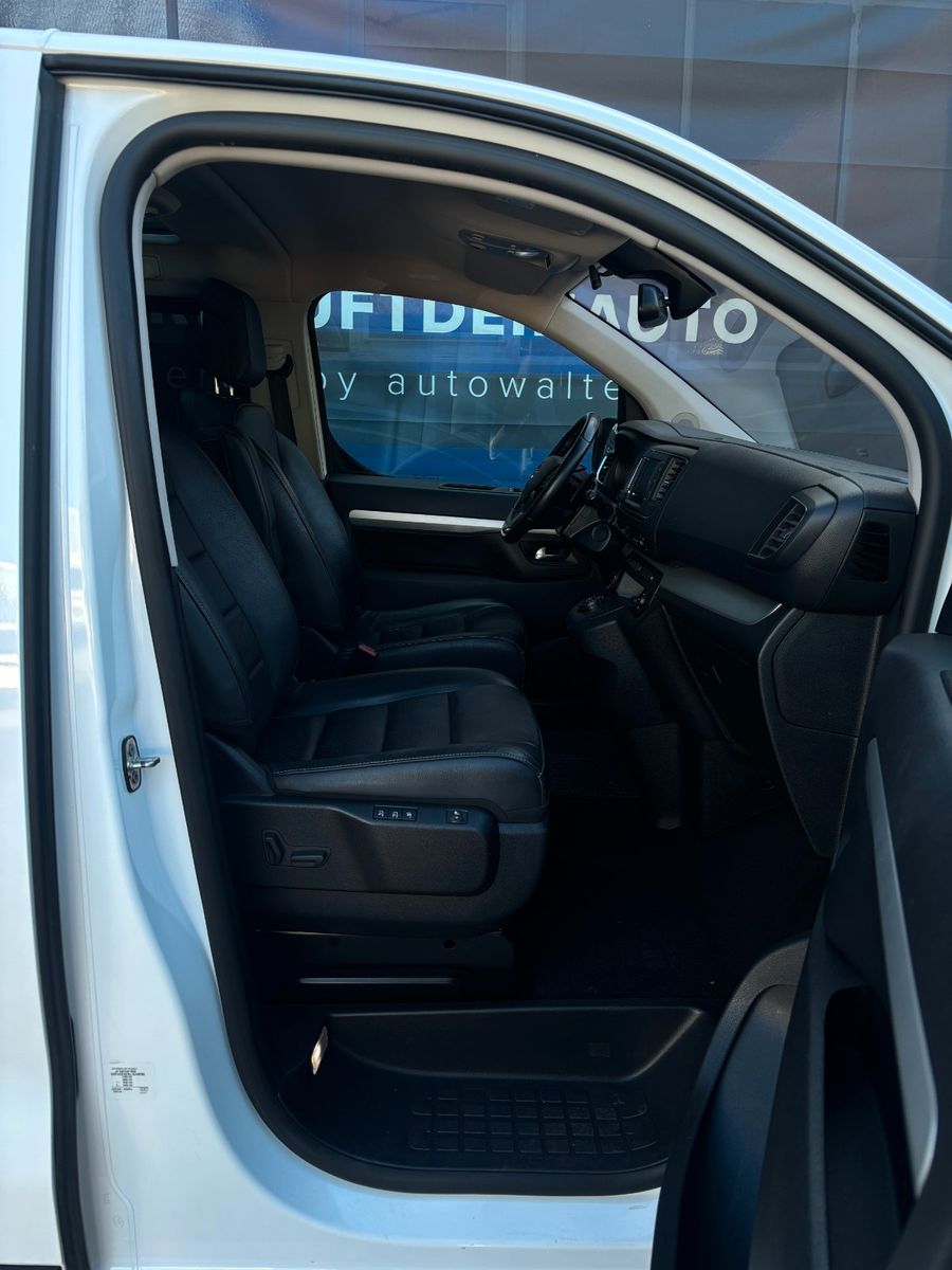 Fahrzeugabbildung Opel Zafira Life Innovation M 8 Sitzer