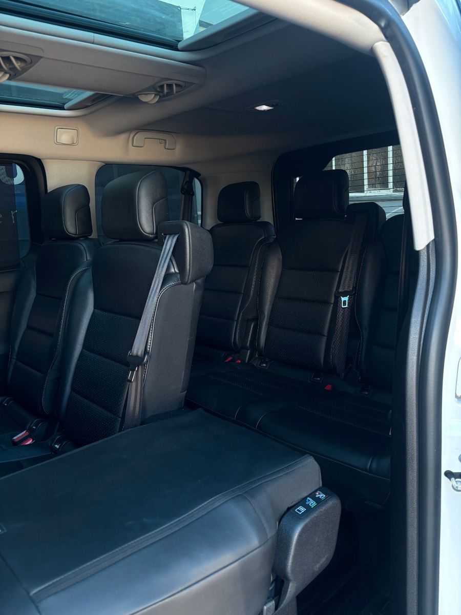 Fahrzeugabbildung Opel Zafira Life Innovation M 8 Sitzer